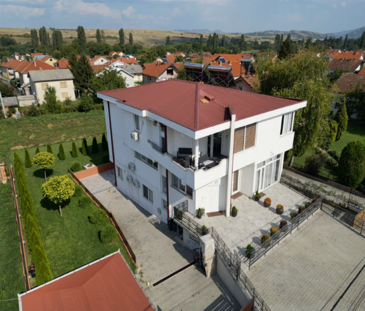 Се продава деловен објект