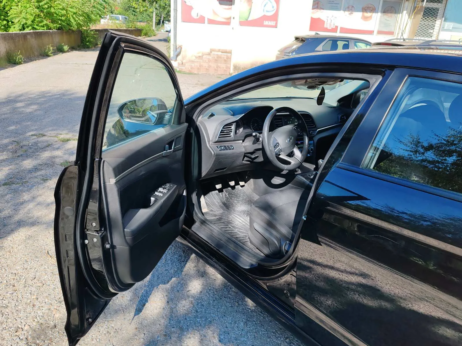 Photo 8